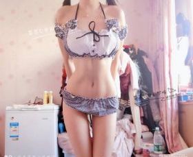 伸进她的小内裤疯狂揉摸_国产剧高清在线观看